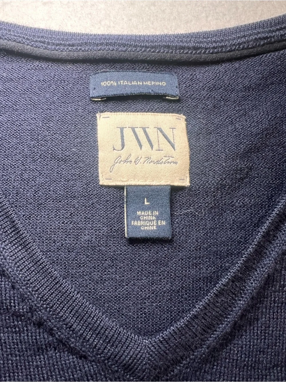 JWN John W Nordstrom Men’s Navy Blue Merino Wool V-Neck Sweater,Large  FLAW-Read